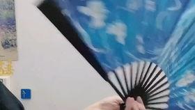 转扇子视频,一扇轻摇，尽展东方韵味