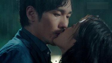 吻戏视频吻戏,重温经典吻戏片段，感受爱情的力量