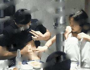 摸腹肌视频,跟随摸腹肌视频，轻松打造完美身材