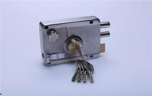 锁的安装视频,跟随视频教程学一步