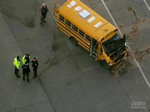 校车事故视频