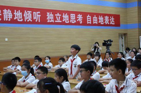 小学生主持节目视频,小学生节目主持精彩瞬间回顾