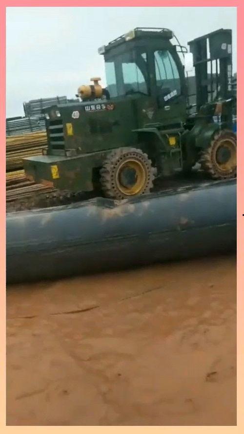 吊车翻车视频,吊车翻车事故现场还原