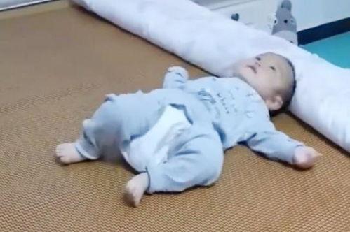 小孩翻身视频,见证成长与活力的精彩瞬间