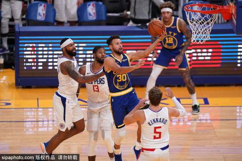 库里扣篮视频,空中霸主展翅翱翔