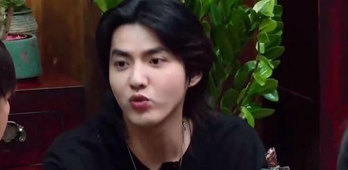 吴亦凡抱小女孩视频,亲情与公益的完美结合