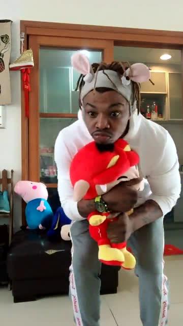 外国人吃冰淇淋视频,揭秘不同国家外国人品尝冰淇淋的独特瞬间