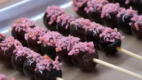 做糖葫芦的视频,自制糖葫芦，传统美食新体验