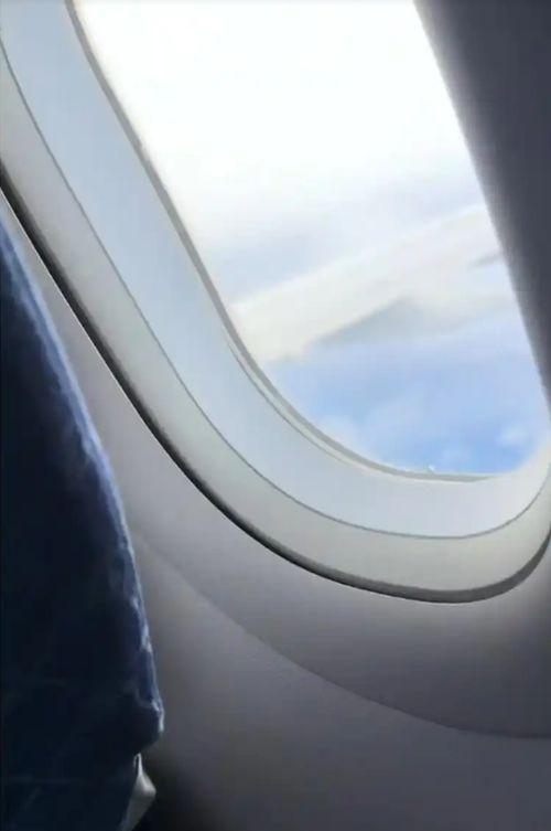 飞机上拍视频,飞机上捕捉的壮丽航迹瞬间