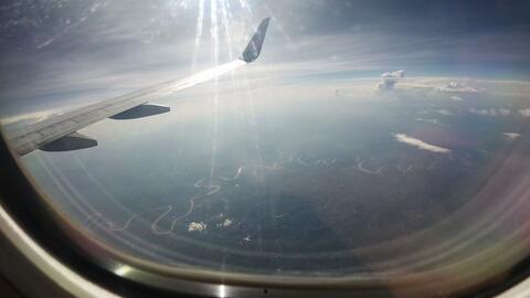 飞机上拍视频,飞机上捕捉的壮丽航迹瞬间