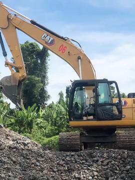 大挖掘机视频,工地巨兽的震撼瞬间