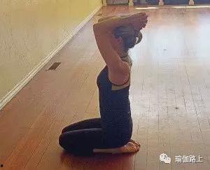 瑜伽倒立视频,跟随视频轻松掌握平衡之美