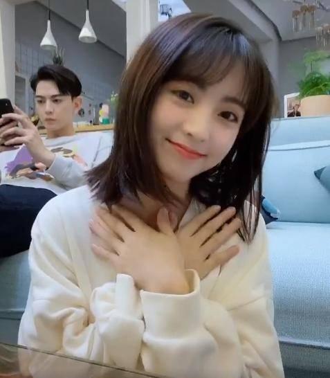 邢菲视频,青春活力演绎，校园生活精彩纷呈