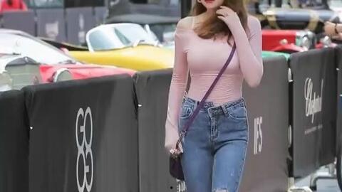 牛仔裤女视频,牛仔裤女视频演绎街头风采